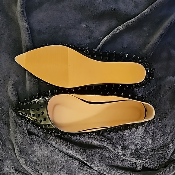 Black Rivet Flats - Picture 2 of 3